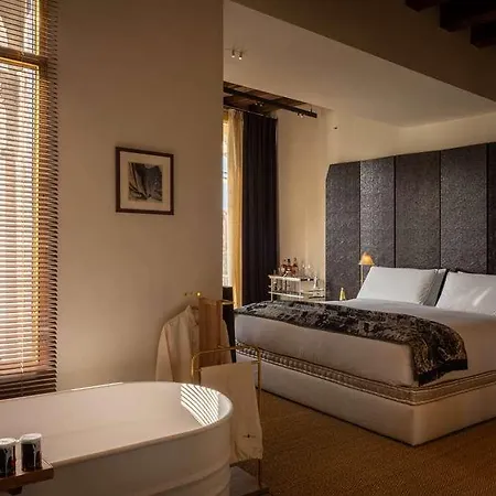Hotel The *